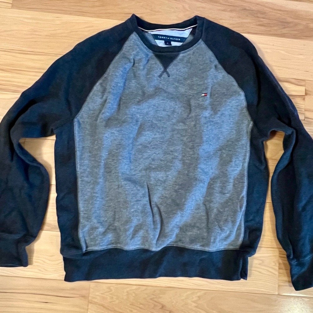 Tommy Hilfiger medium sweater